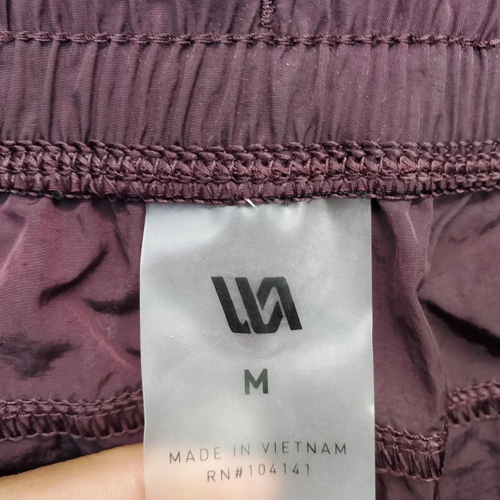 VRST All-In Unlined Shorts Mens M Burgundy Zipper Pocket Water Repellent Pull On